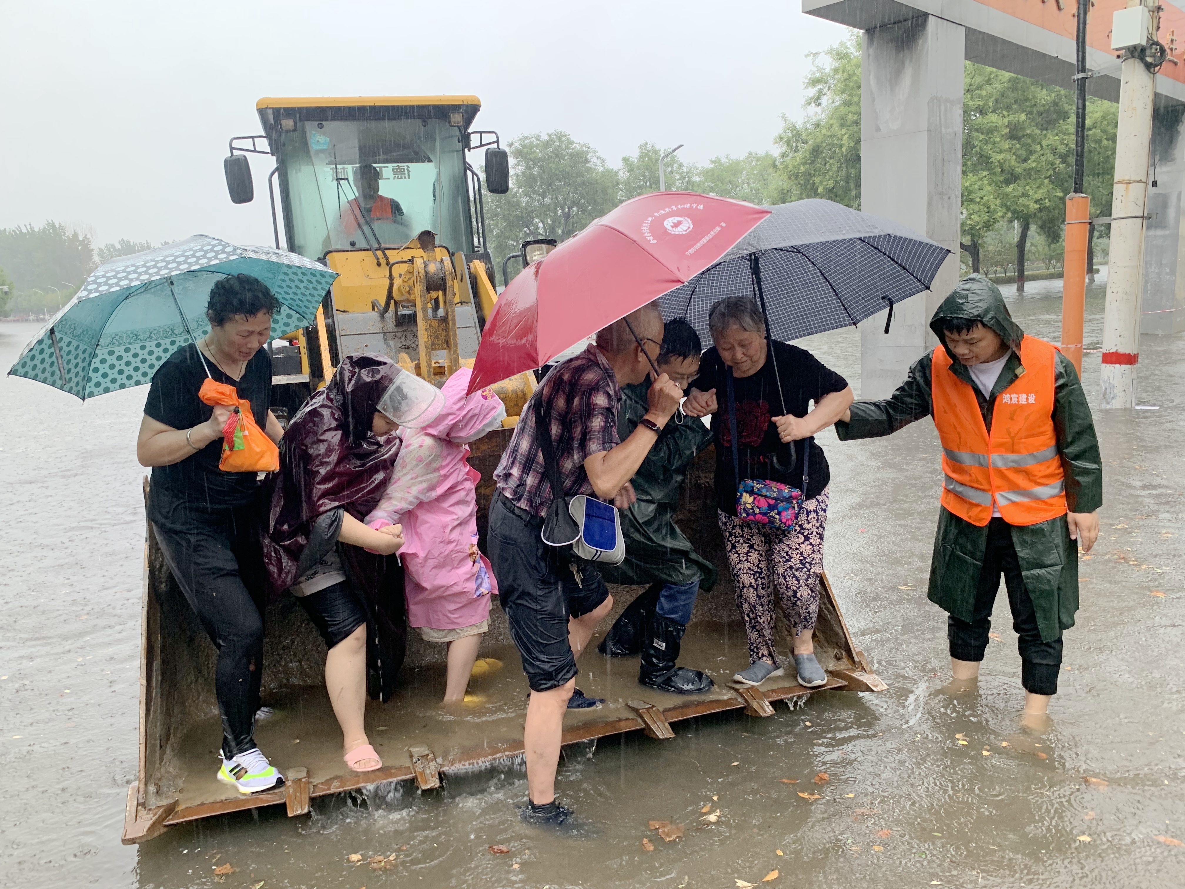 【聞汛而動】抗洪搶險|河南鴻宸在行動！
